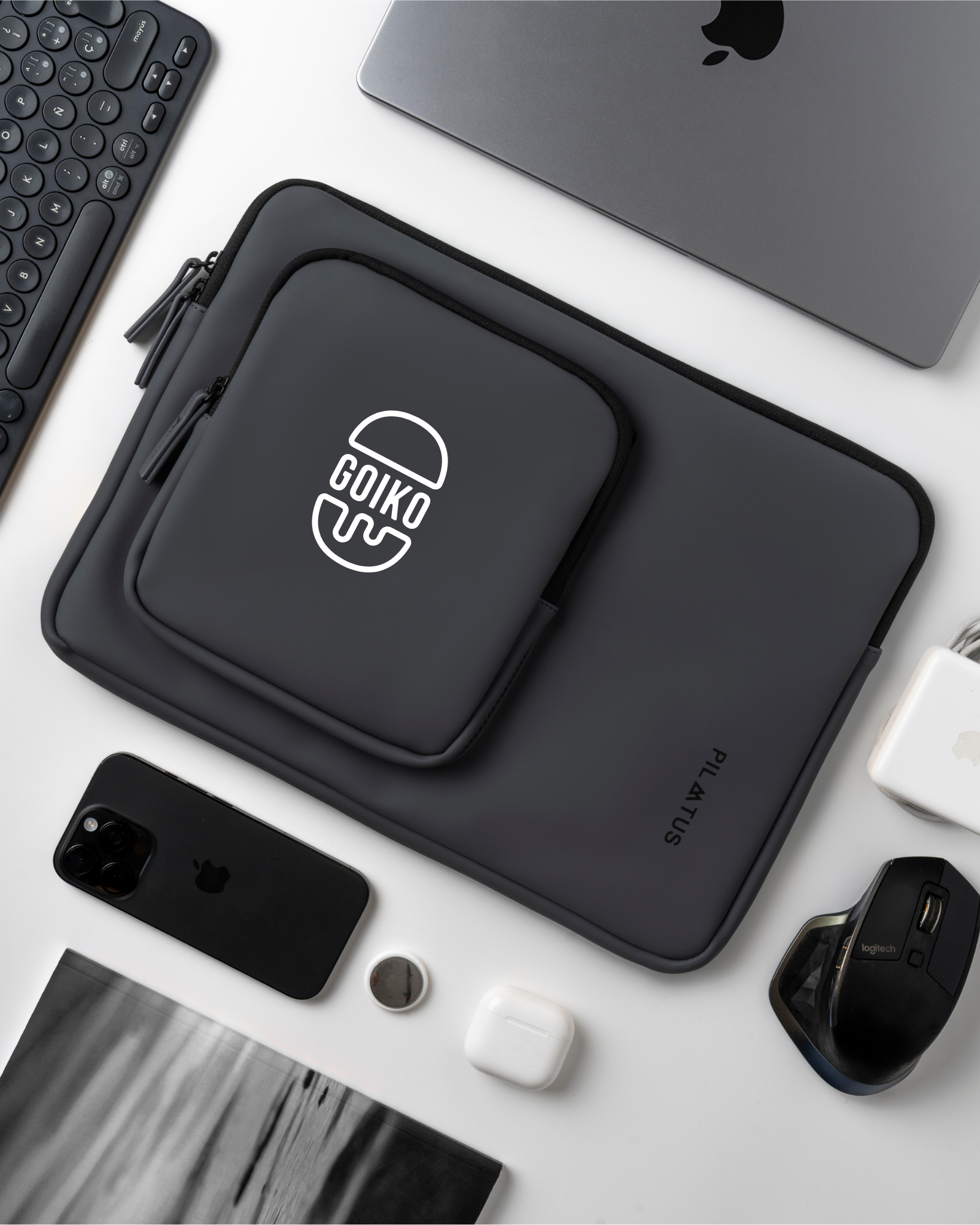 Funda de portátil personalizada con logo GOIKO, idea de regalo corporativo para onboarding