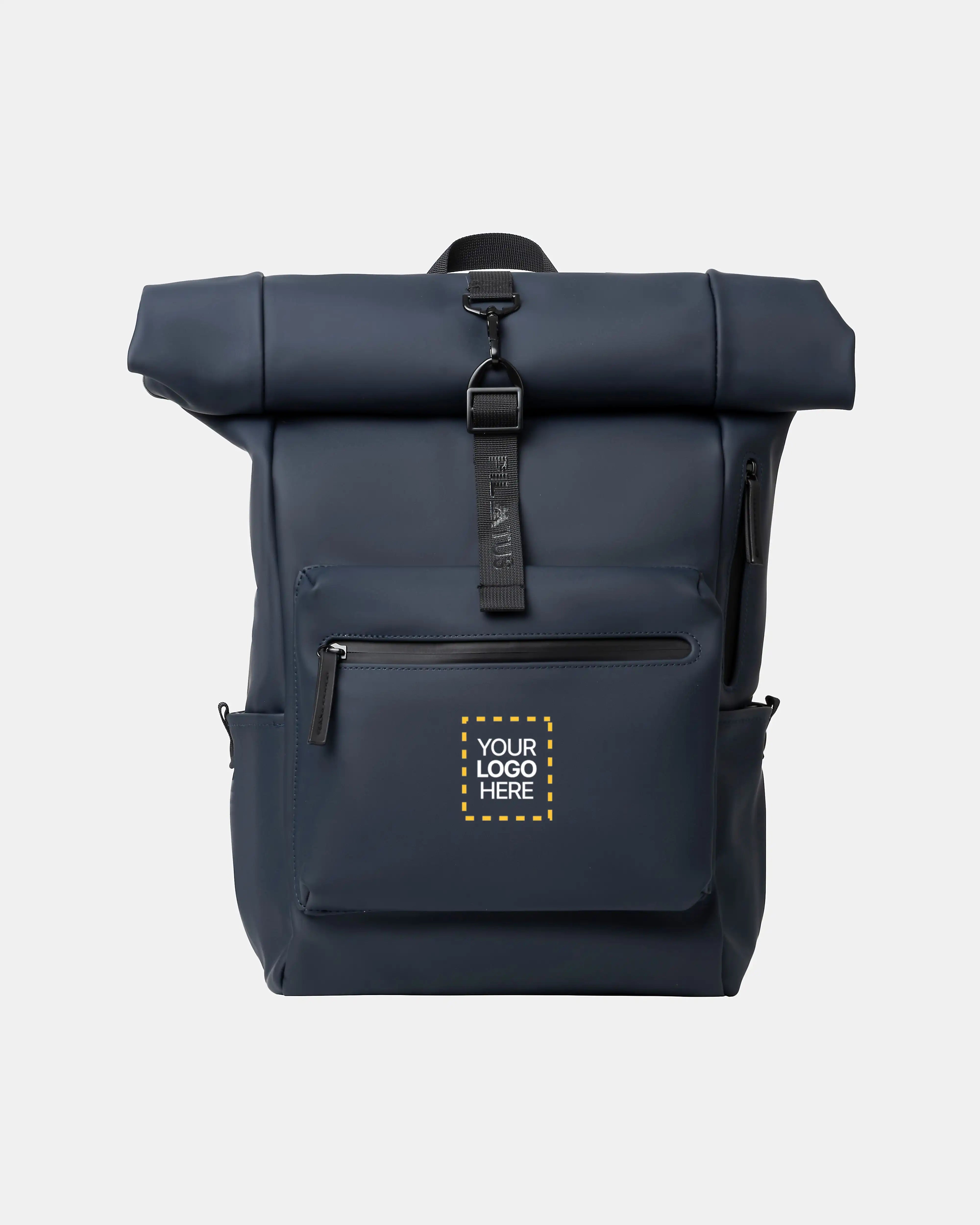 Mochila personalizada Urban en Blue Navy marca Pilatus Brand con espacio para logotipo corporativo