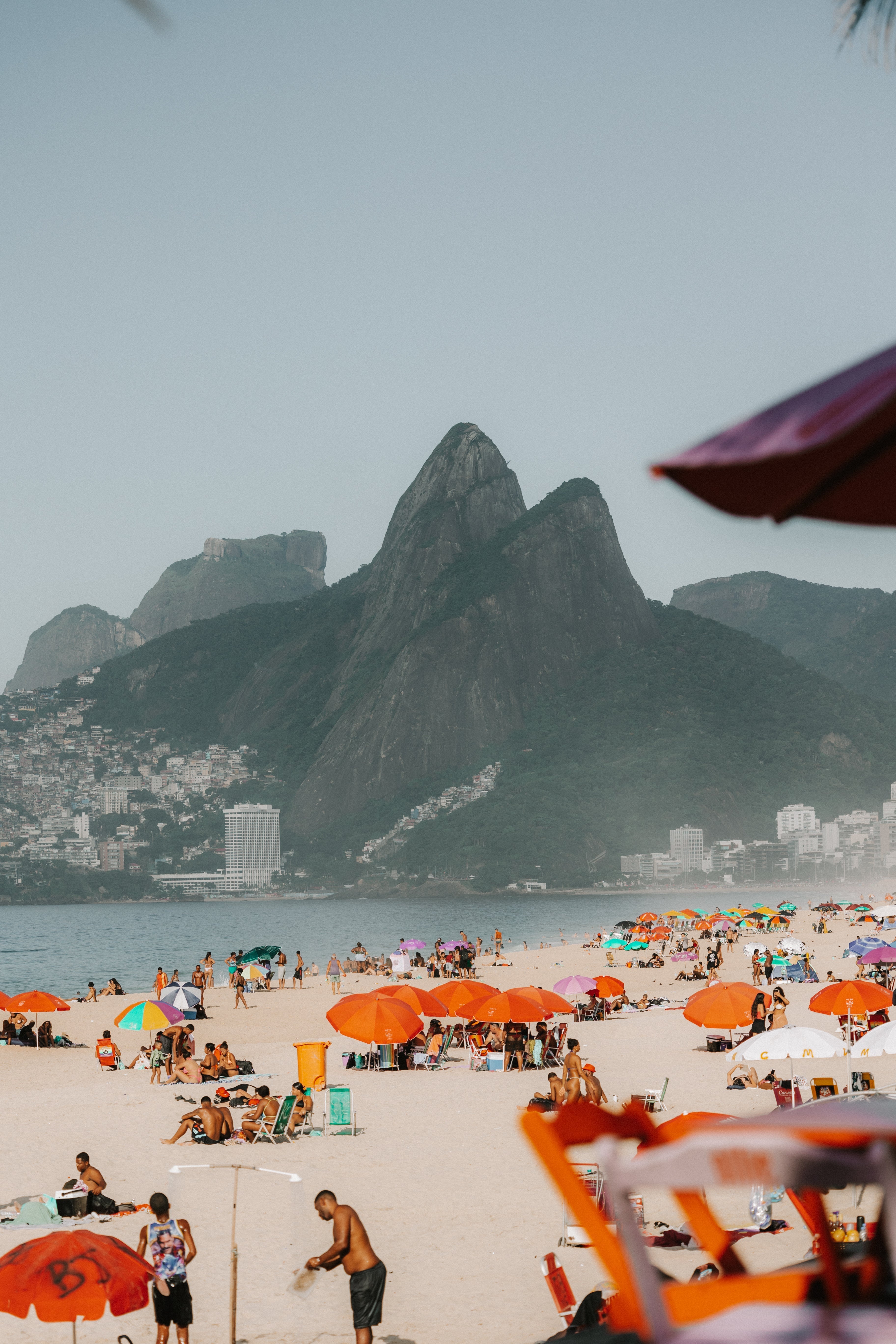 #027- Equipo Pilatus; Brasil: un país que se siente antes de explicarse