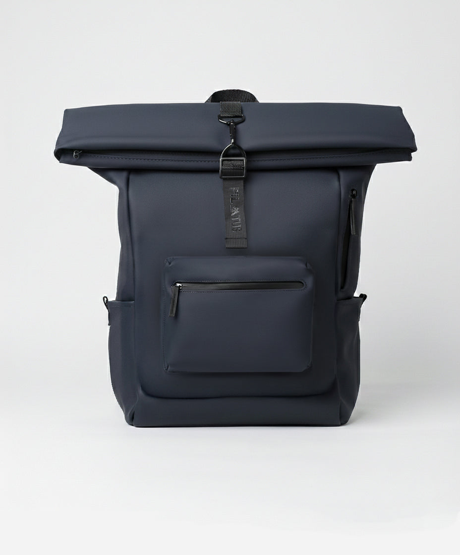 Parte frontal de la mochila mini urban azul.