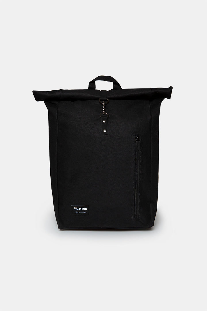 mochila negra sostenible