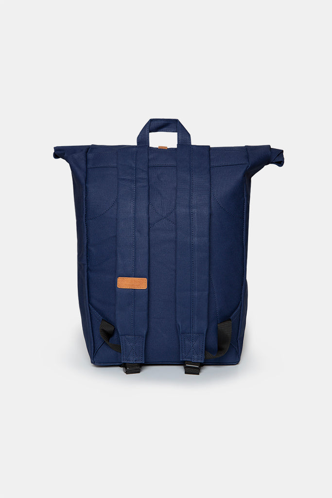 mochila azul sostenible